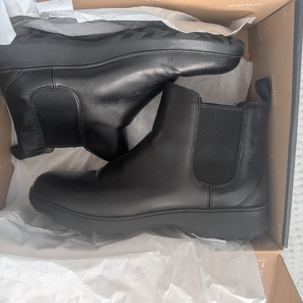 Vionic Women's Black Chelsea Boots 9.5